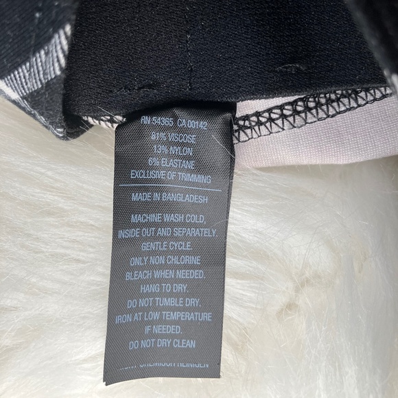 NWOT Black & White Nygard Luxe Slims Jegging Jean - Picture 4 of 11